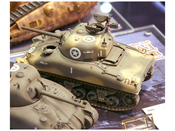 Asuka 1/35 U.S. Medium Tank M4A1 Sherman (Mid Production)