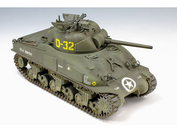 Asuka 1/35 U.S. Medium Tank M4A1 Sherman (Late Production w/ Hedgerow Cutter)