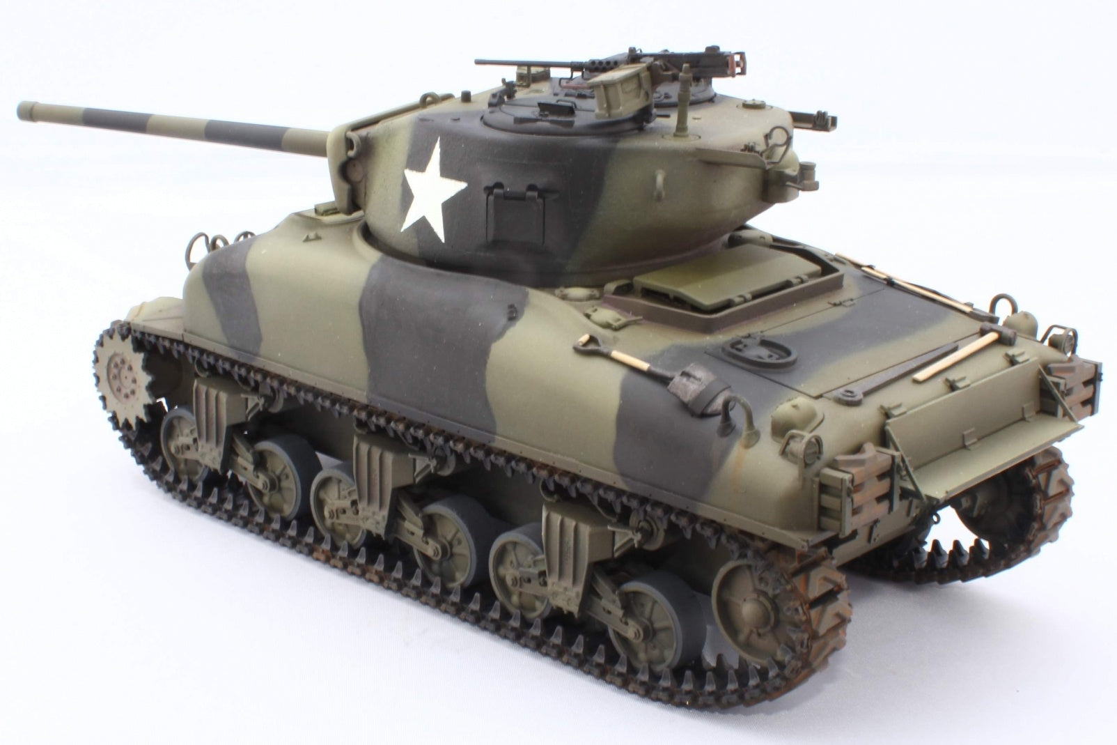 Asuka 1/35 U.S. Medium Tank M4A1 76mm Sherman