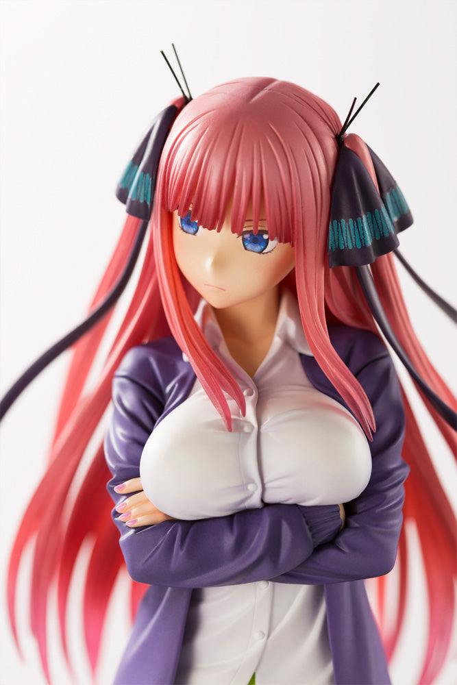 Kotobukiya 1/8 The Quintessential Quintuplets Series - Nino Nakano, PVC Figure (8.67 Inches)