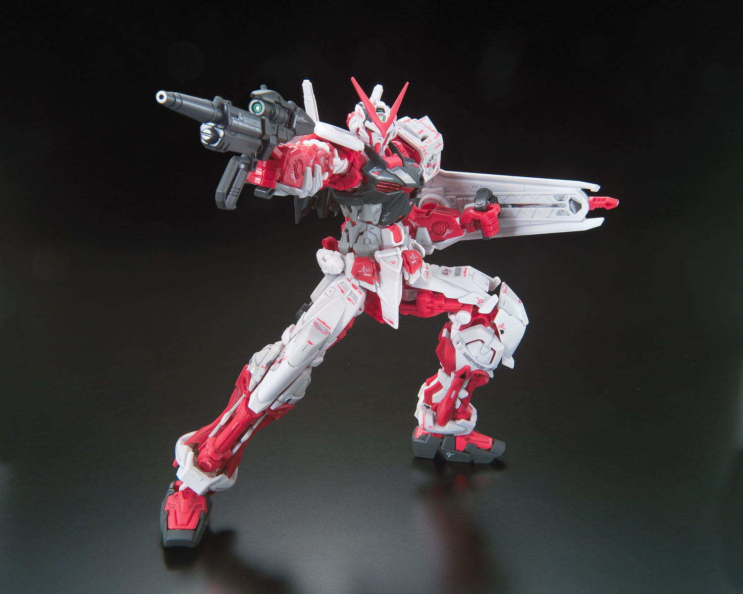 RG 1/144 MBF-P02 Gundam Astray Red Frame