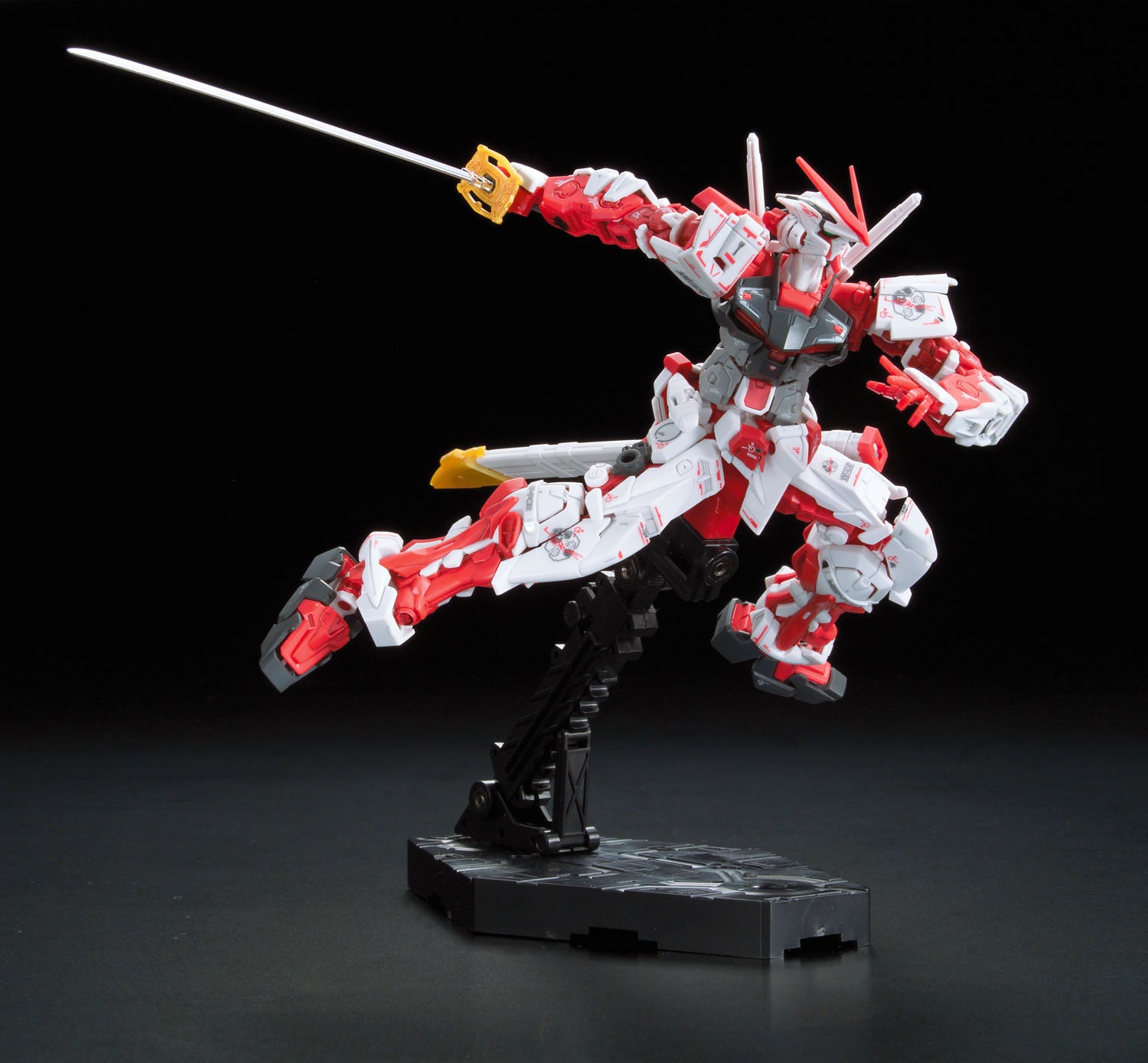 RG 1/144 MBF-P02 Gundam Astray Red Frame