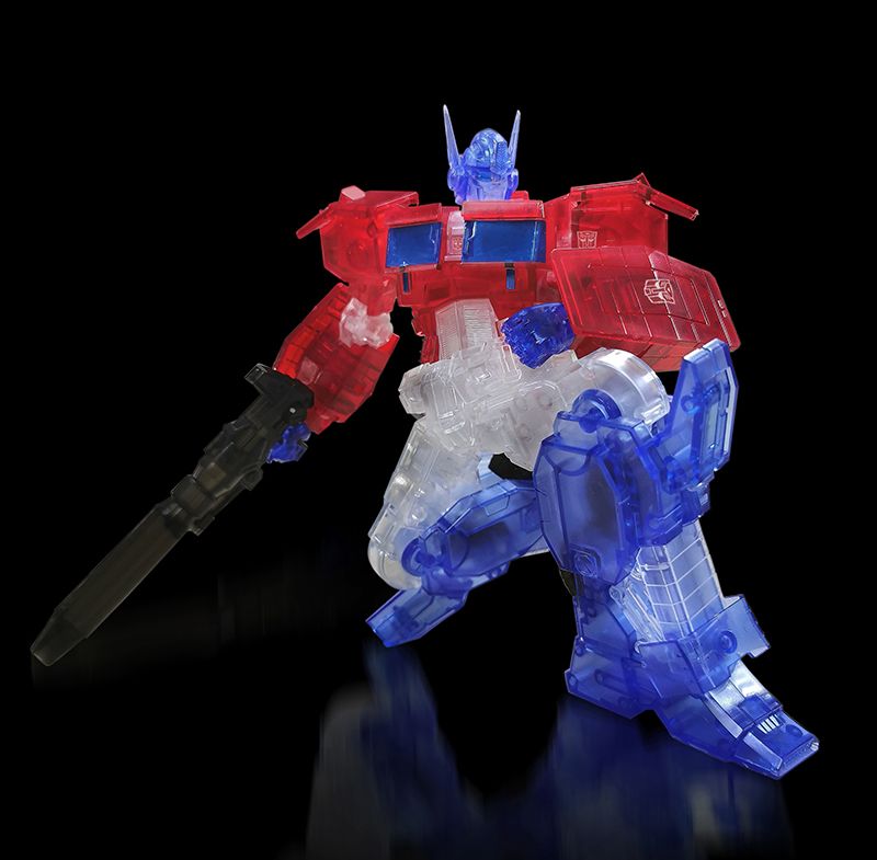 Flame Toys Furai Model Optimus Prime IDW (Clear Ver) 'Transformers'