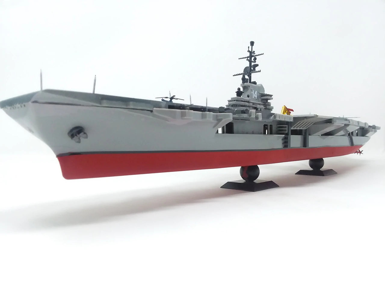 Atlantis 1/500 USS Ticonderoga Aircraft Carrier