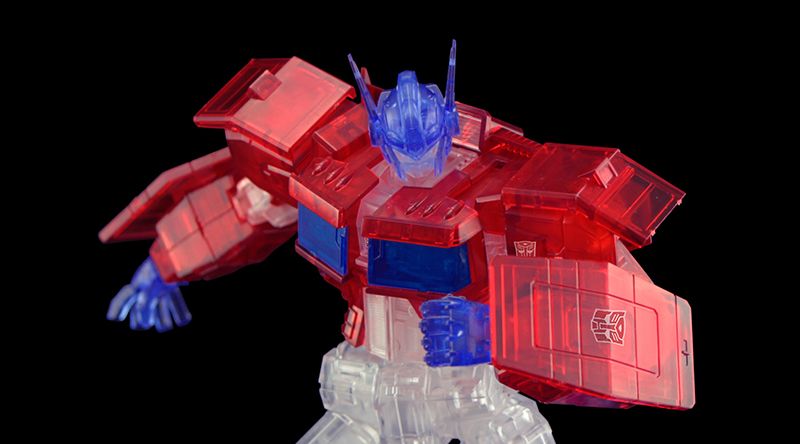 Flame Toys Furai Model Optimus Prime IDW (Clear Ver) 'Transformers'