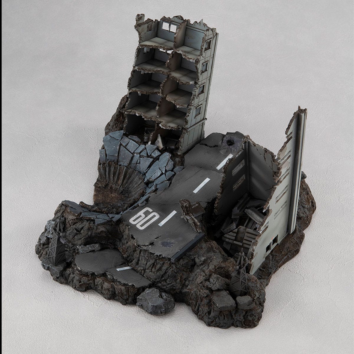 Megahouse Realistic Model Series G Structure Ruins at New yark (For 1/144 HG Models) "Gundam"