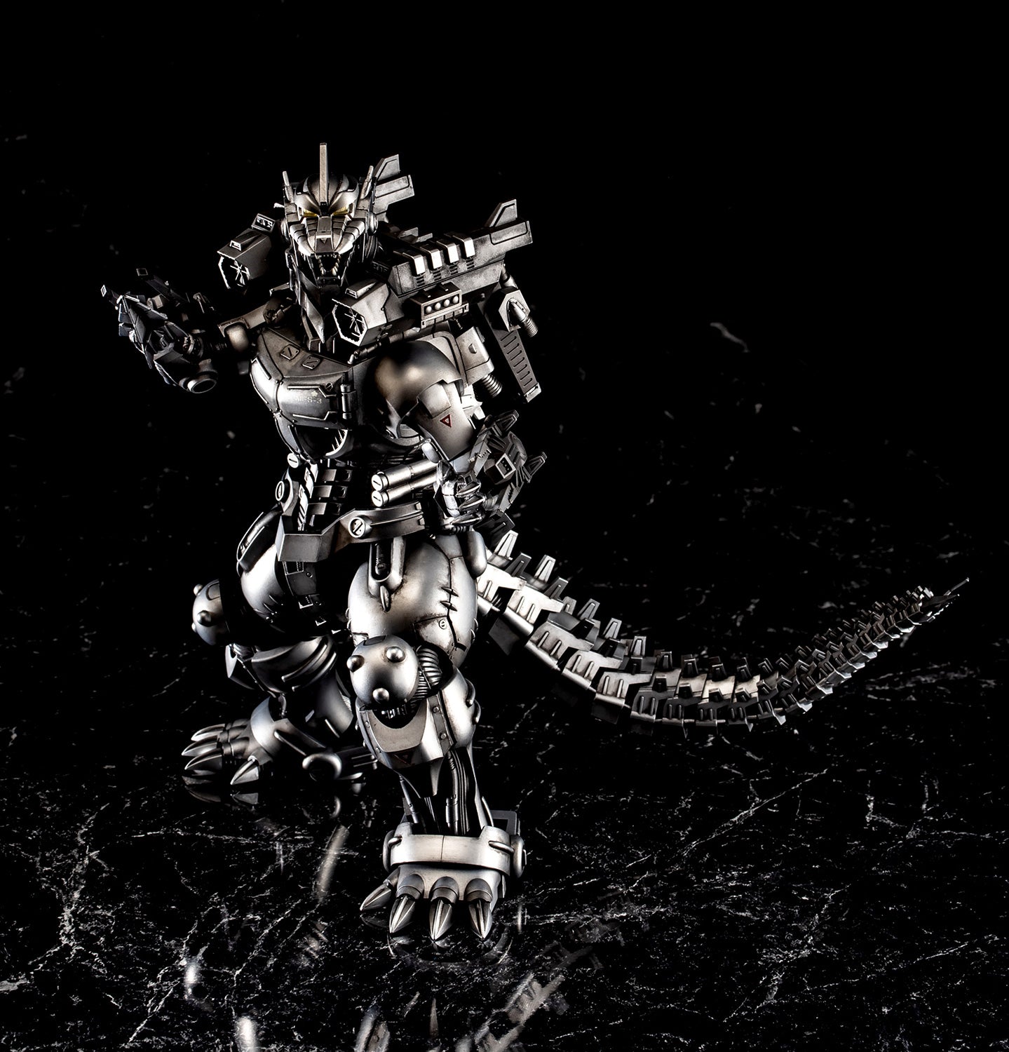 Aoshima Mechagodzilla KIRYU Heavy Armor (9.45 Inch approx)