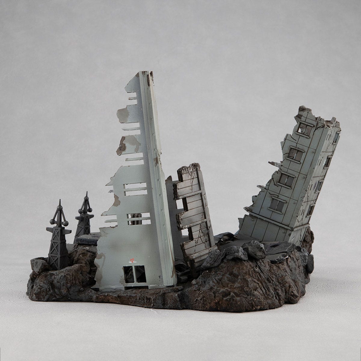 Megahouse Realistic Model Series G Structure Ruins at New yark (For 1/144 HG Models) "Gundam"