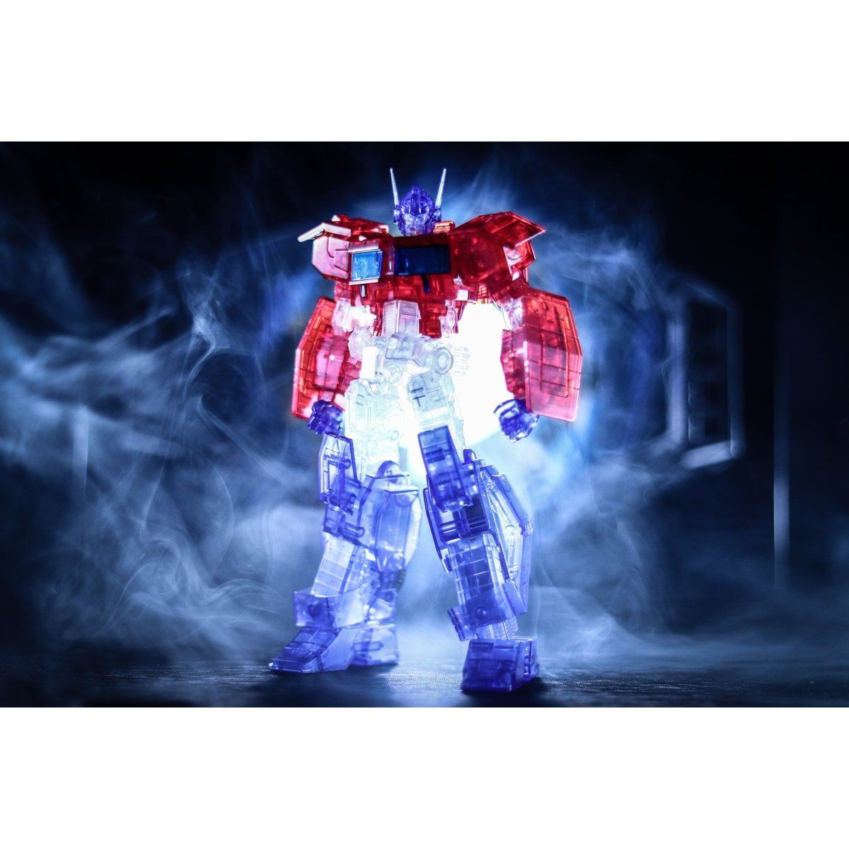 Flame Toys Furai Model Optimus Prime IDW (Clear Ver) 'Transformers'