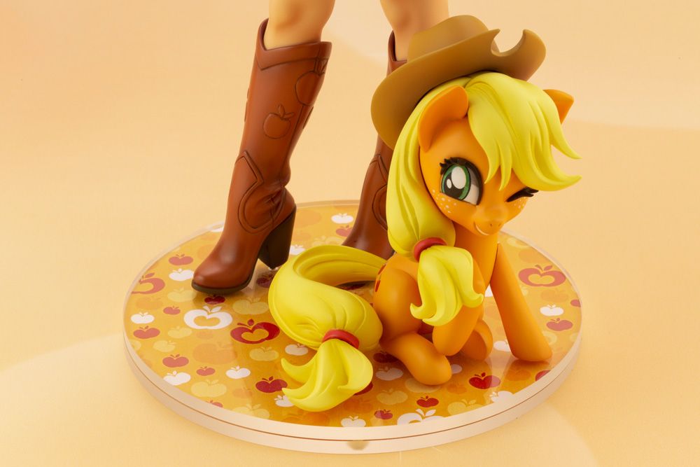 Kotobukiya 1/7 Applejack Bishoujo Statue, My Little Pony Series Printed and Assembled Figure Kit